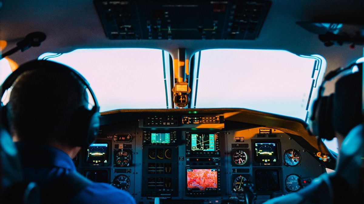 The US House Of Representatives Approves The Extension Of The Age Of Retirement Of Commercial Pilots To 67 Years