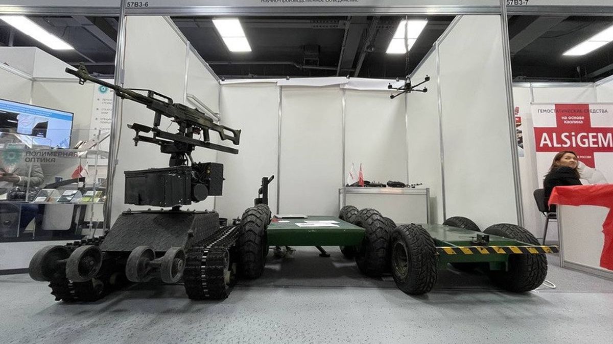 俄罗斯在乌克兰战场上发现了攻击部队使用的战斗机器人