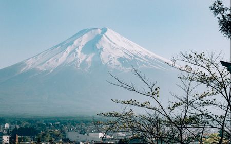 Akhirnya Turun Salju di Gunung Fuji