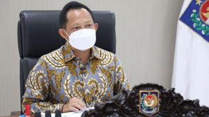 Mendagri Tito Minta Kepala Daerah Manfaatkan Dana Pemda untuk Tangani COVID-19
