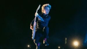 Billie Joe Armstrong Marahi Penonton saat Green Day Tampil di Jerman