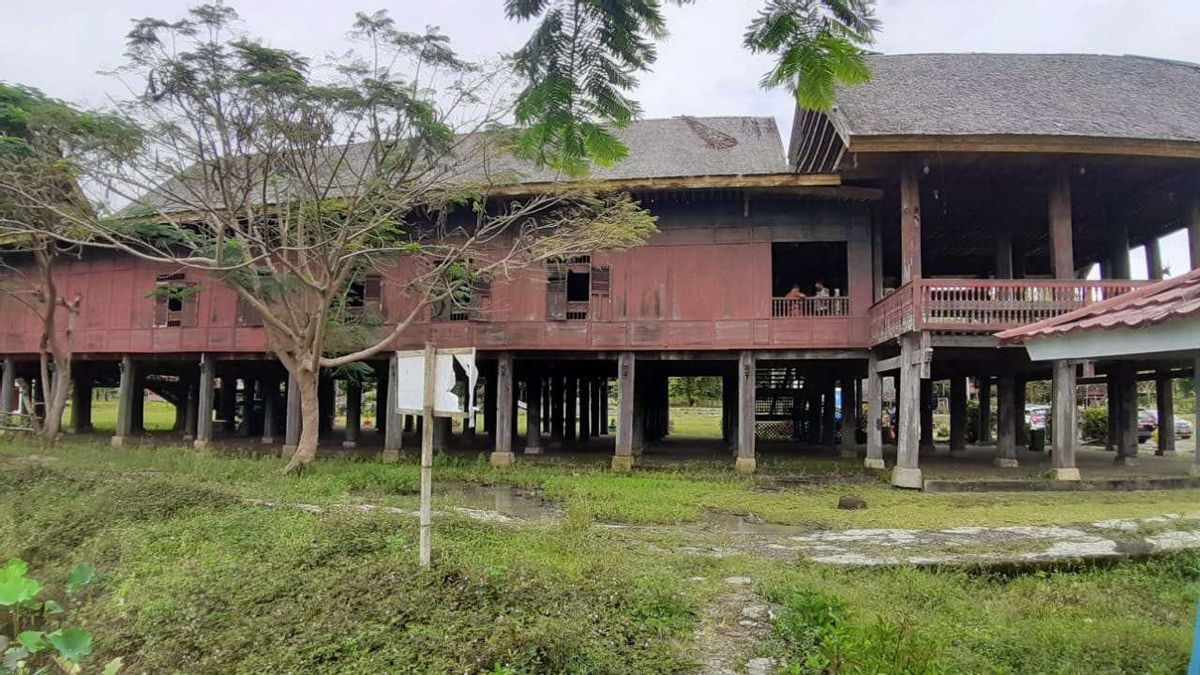 The Ministry Of PUPR Has Started To Arrange An Atakkae Traditional House Tourism Area In South Sulawesi For IDR 5.8 Billion