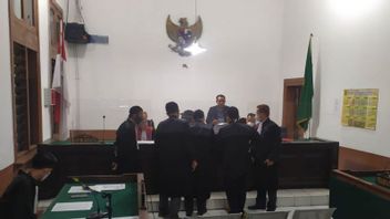 Still In A Pandemic, Judge Rejects Lawyers' Desire To Directly Present Bogor Regent Ade Yasin In Court
