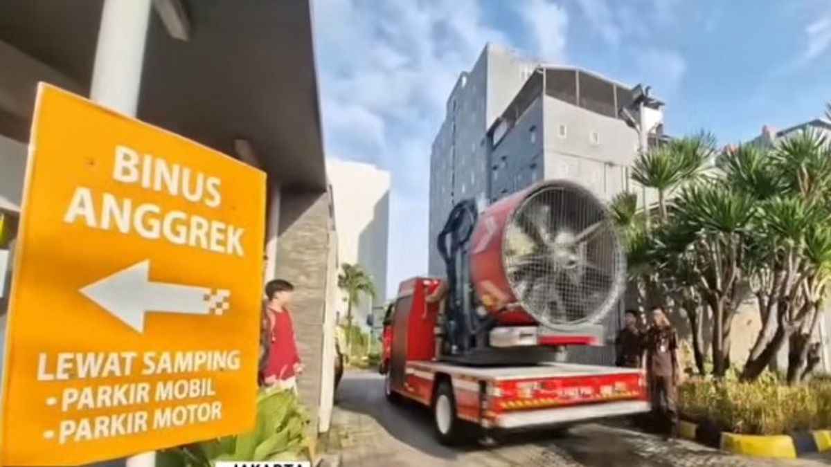 Kebakaran Melanda Gedung Kampus Binus di Kemanggisan Jakarta Barat