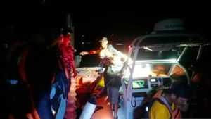 Basarnas Evakuasi 12 Penumpang Kapal Mati Mesin di Perairan Wakatobi