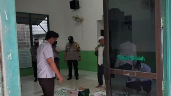 The Chairman Of The Khilafatul Muslimin Surabaya Orders His Followers To Speak The Truth When Questioned By The Police