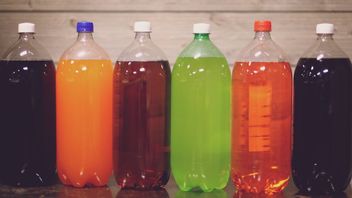 インフレを避ける、委員会XIはすべての製品に適用されない甘味飲料の物品税を要求する