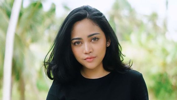 Susahnya Jadi Janda, Rachel Vennya 'Disentil' Warganet karena Gandeng Pria Baru