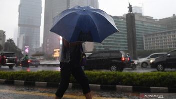 BMKGは月曜日の午後にジャカルタのすべてで雨を予測します