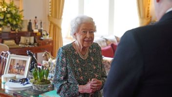 Queen Elizabeth Says She Can't Move