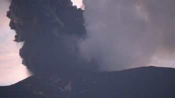 L'éruption du mont Marapi soulève une éruption volcanique jusqu'à 600 mètres