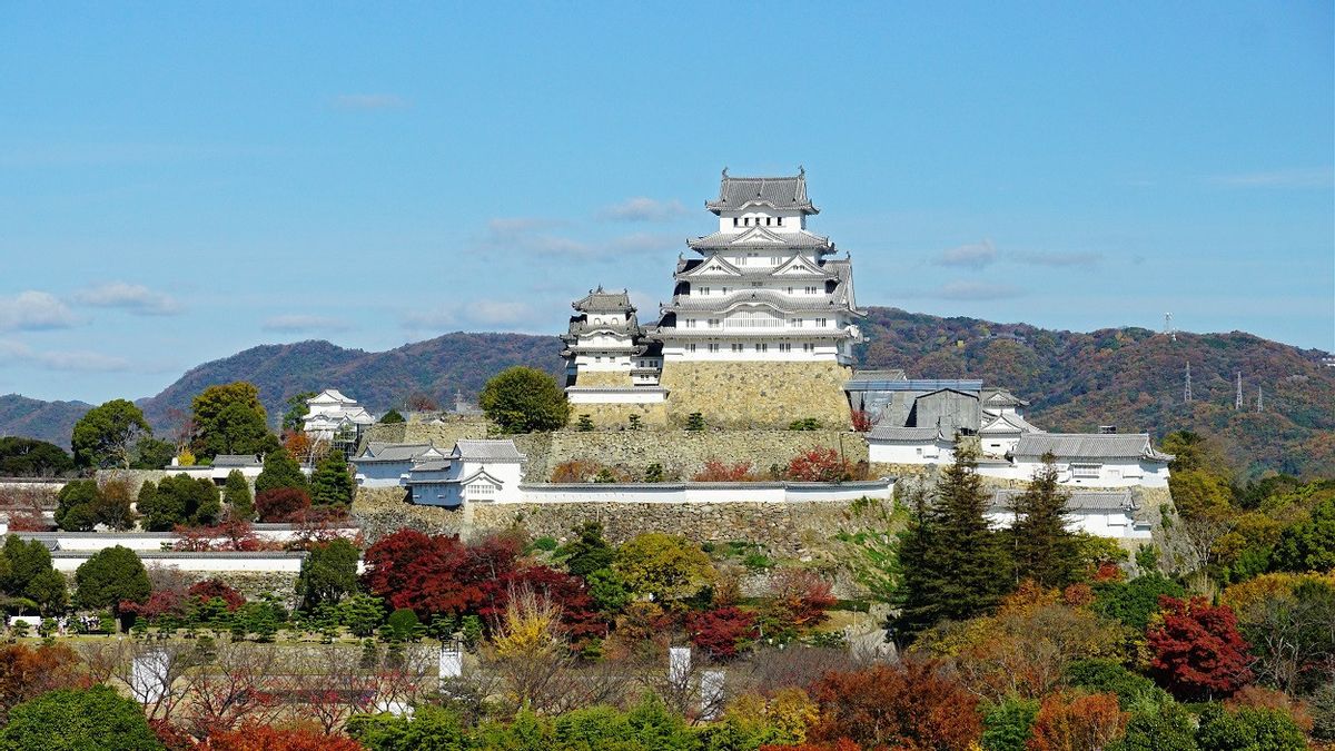 日本当局は、非地元観光客のヒメジ城入場券の価格を引き上げる計画