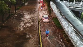 Les Inondations Commencent à Reculer, TransJakarta Rouvre 28 Services De Microtrans
