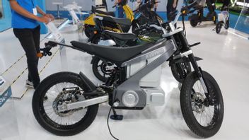 这是Keeway KL5000ST Seharga的电动摩托车,在PEVS中使用了113亿印尼盾,以下是规格