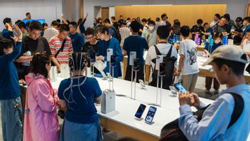 La série iPhone 16 disponible sur les magasins d’Apple dans le monde entier