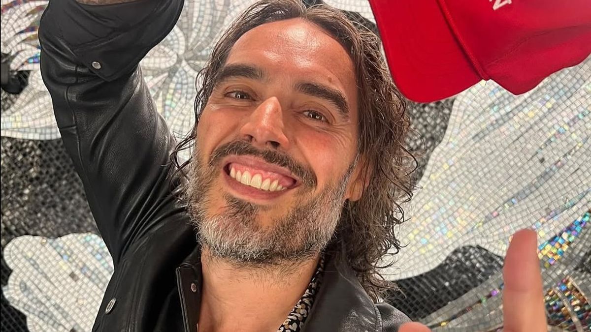 Russell Brand Ditangkap Polisi, Bantah Terlibat Kasus Pelecehan