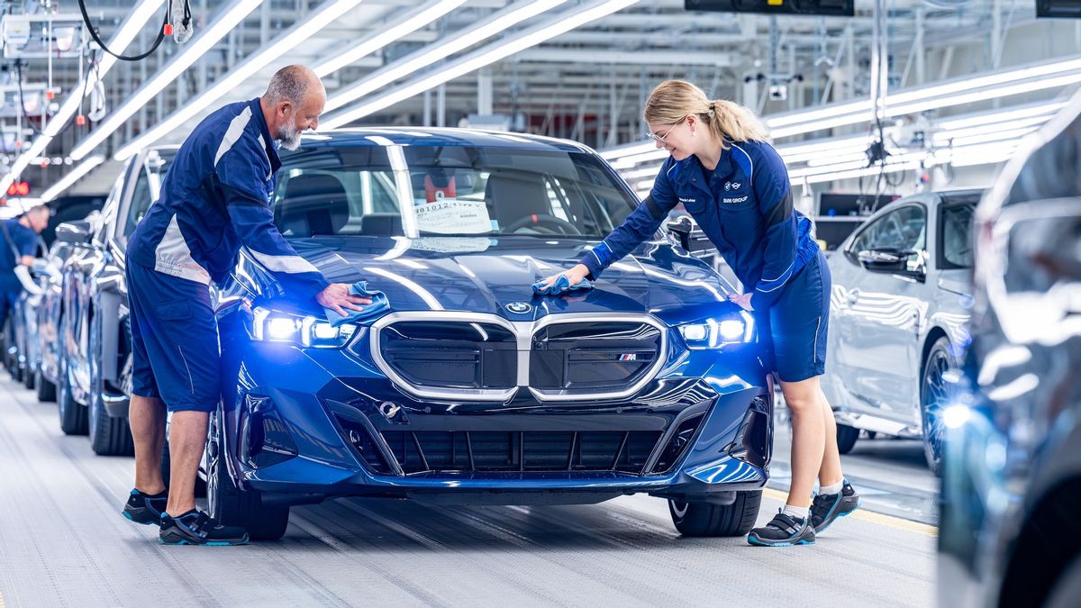 BMW Celebrates 50 Years of Europe's Largest Factory and Reveals Its Success Story