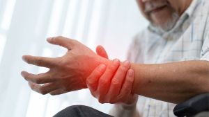 Sendi Terasa Nyeri dan Kaku? Ketahui Apa Itu Diagnosis Osteoarthritis