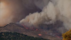 Kebakaran Hutan Dahsyat di Albania Paksa 2 Ribu Penduduk Mengungsi