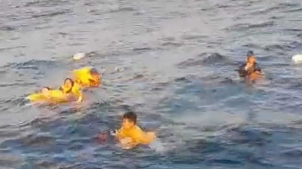 The Bawaslu Group Almost Drowned In The Waters Of The Sessionoli If Not Rescued By The Red Devils' Speedboat