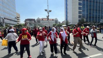 Masyarakat Padati Kawasan Thamrin untuk Nikmati Panggung Pesta Rakyat Pelantikan Prabowo-Gibran