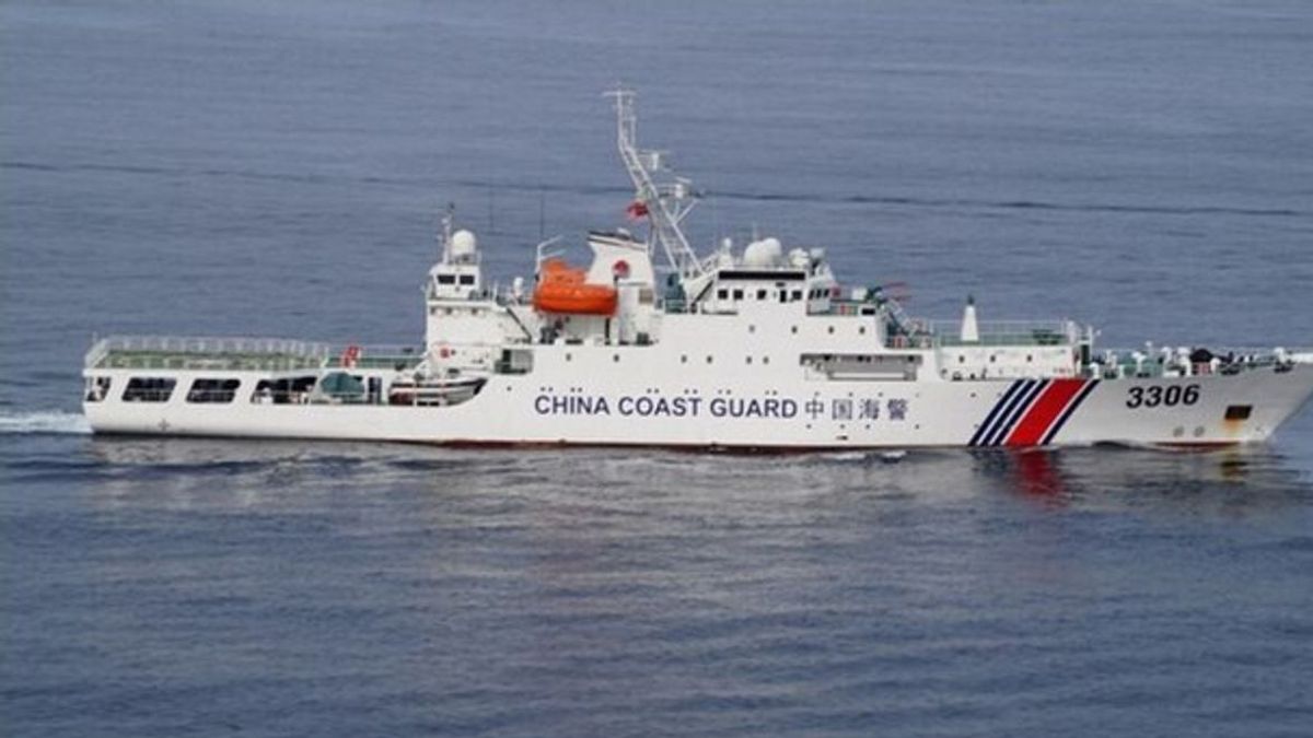 China Parks Monster Ships In The South China Sea