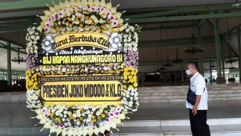 275 Policemen On Guard For The Funeral Of King Mangkunegara IX Buried With Mataram Traditions