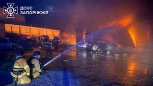 Rusia Gelar Serangan Besar-besaran ke Kota-kota di Ukraina, Picu Kebakaran