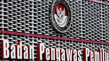 Bawaslu réponse virale à Baliho Prabowo-Gibran au poste de police Mojokerto