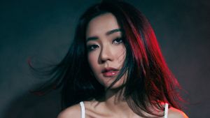 Rilis <i>Dopamine</i>, Rachel Cia Debut sebagai Penyanyi dengan Moniker RACH? 