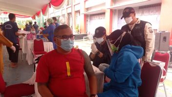 ジョン・ケイのインドネシアの受刑者への訴え:政府の予防接種プログラムを支援する