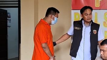 Setiabudi Jaksel Hotel的性高潮练习学位,同性爱好者被警察带走