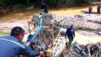 Having A Lot Of Money To Be The Boss Of An Illegal Gold Mine, Musi Rawas North Sumatra Police Hunt  A Man