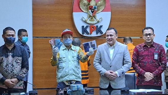 KPK تتعقب إمكانية شراء وبيع مراكز Pemalang Regent للعوائد السياسية