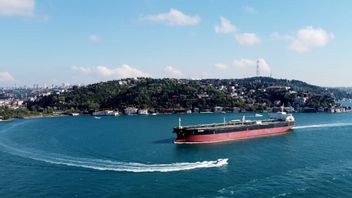 伊朗军方涉嫌欺诈霍尔木兹海峡通行证