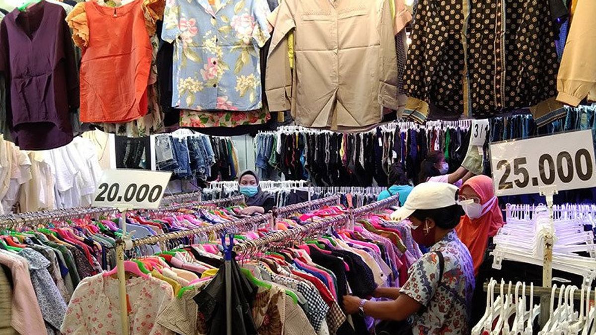 Mendag Zulhas ke Pedagang <i>Thrifting</i>: Silakan Jual sampai Stok Habis