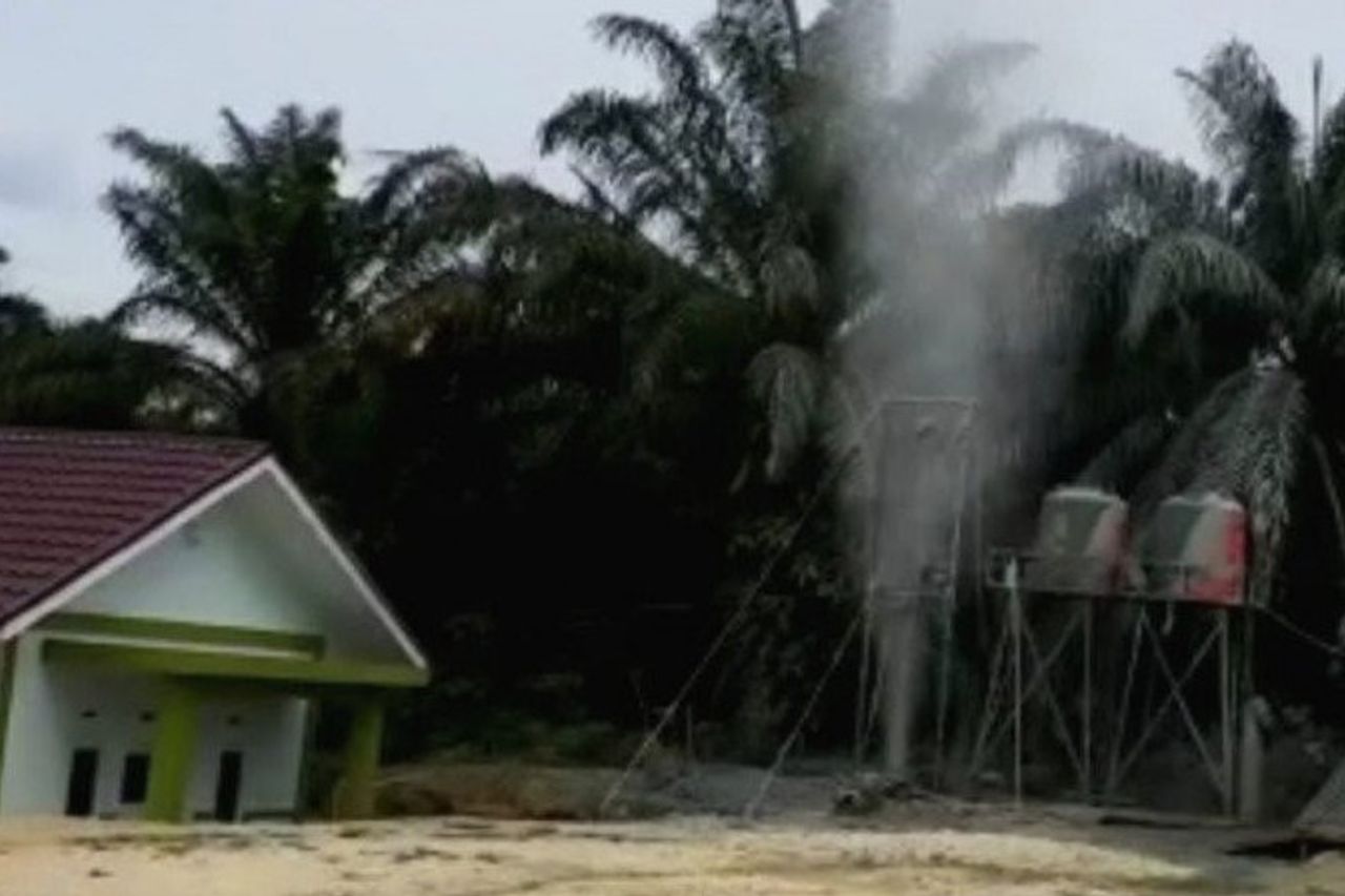 ポンペス・アル=イフサン・ペカンバルのガス爆発有毒で燃える可能性がある