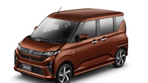 This Is The Seventh Generation Daihatsu Move, The Latest Kei Car With A Functional Slide Door