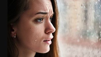 Why When Our Eyes Are Hit By Waters Will Come Out? It Turns Out That This Is The Explanation