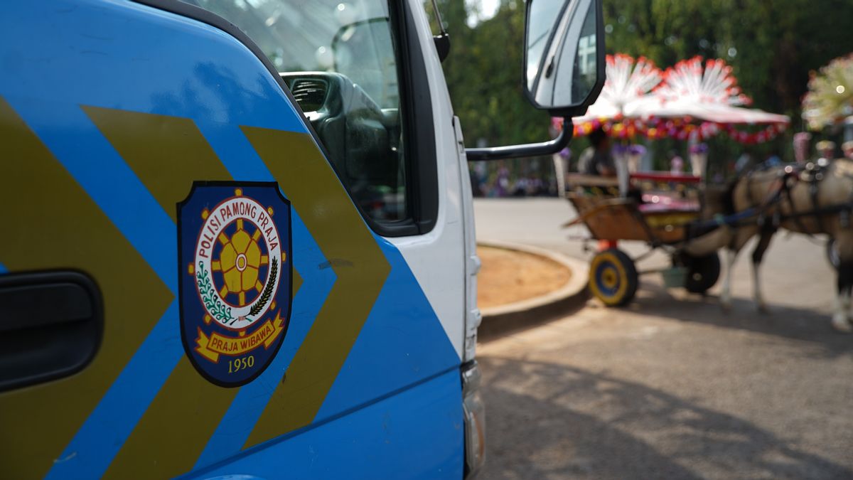 How The Jakarta Satpol PP Give Sanctions For PSBB Violators