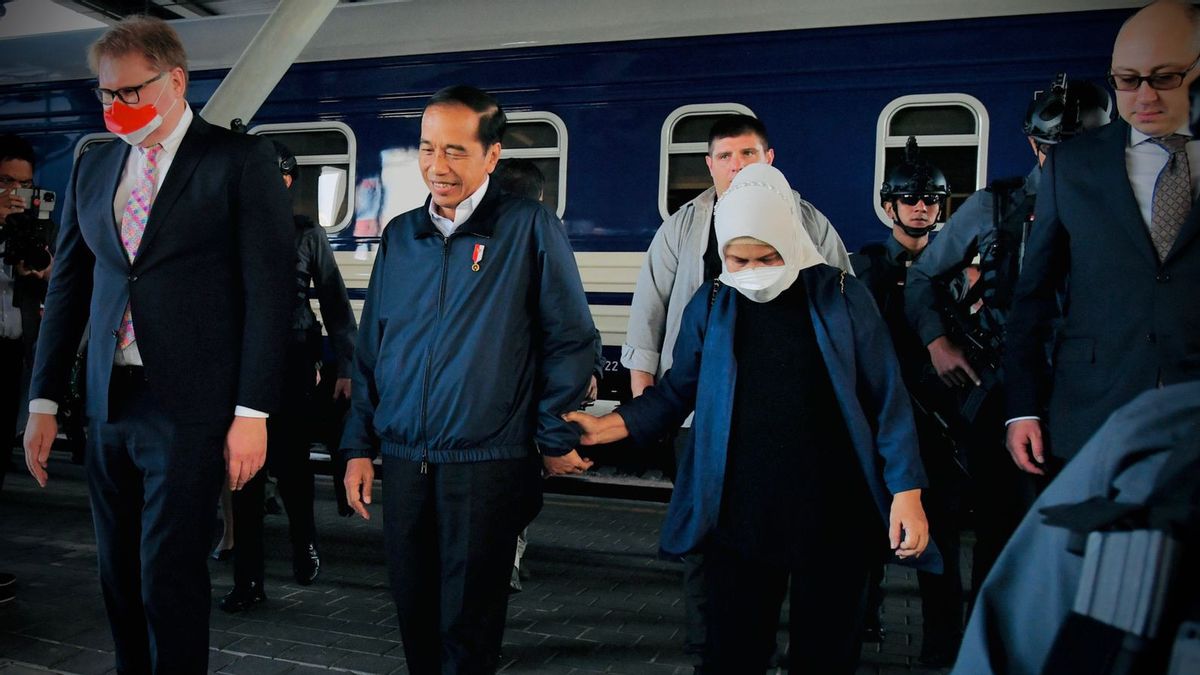 Pengamat: Volodymyr Zelensky dan Vladimir Putin Mestinya Penuhi Undangan Jokowi Hadiri G20 di Bali