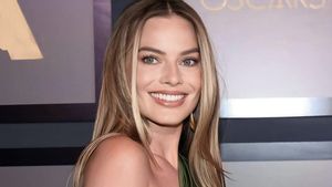 简单的护理,玛格特·罗比(Margot Robbie)的秘密,从防晒霜到面部氧气