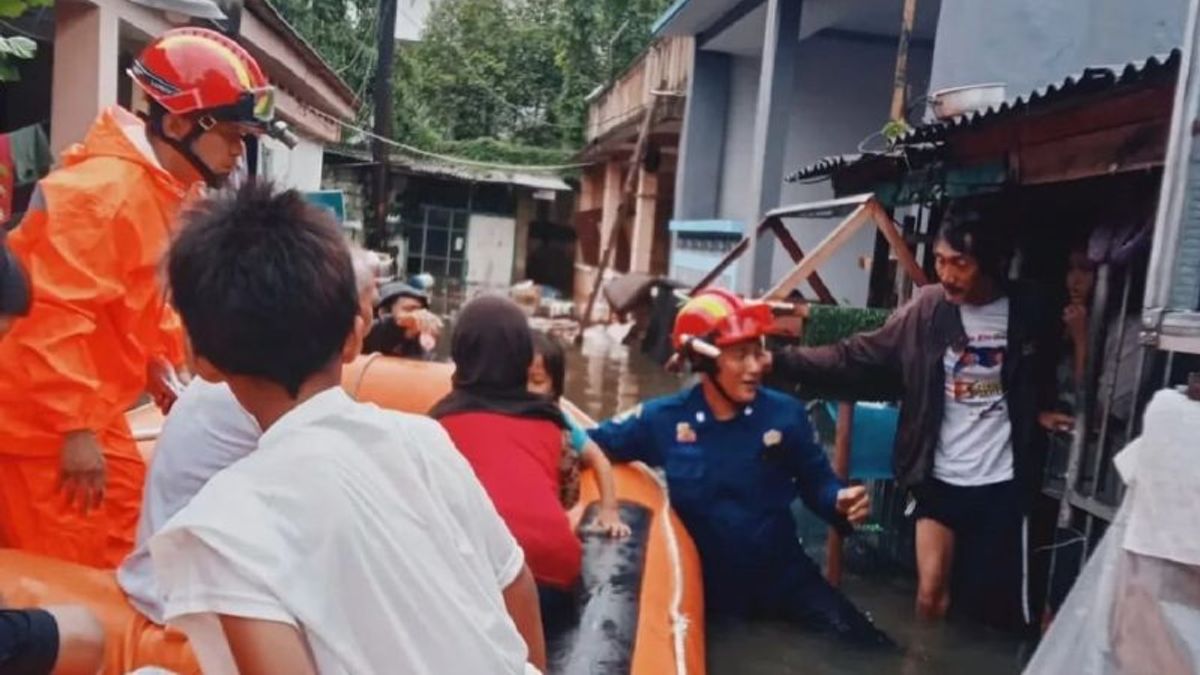Hujan Lebat di Tangerang Sebabkan Banjir Setinggi 1,5 Meter