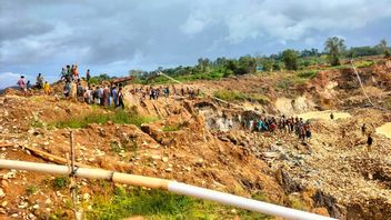 スマトラ島北部マディナの男性2人が金採掘中に地すべりで死亡