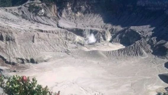 Titik Panas di Kawah Gunung Tangkuban Parahu Masih Stabil, tapi Potensi Erupsi Tetap Ada