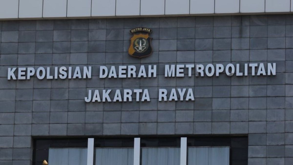 标志画上要求向DKI省政府捐赠50亿印尼盾，印度尼西亚中国伊斯兰兄弟会向地铁警察报告