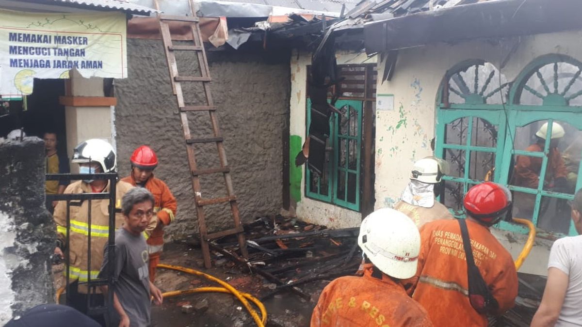 Rumah Kosong di Kawasan Cipinang Muara Terbakar, Petugas Sebut Kerugian Capai Rp200 Juta