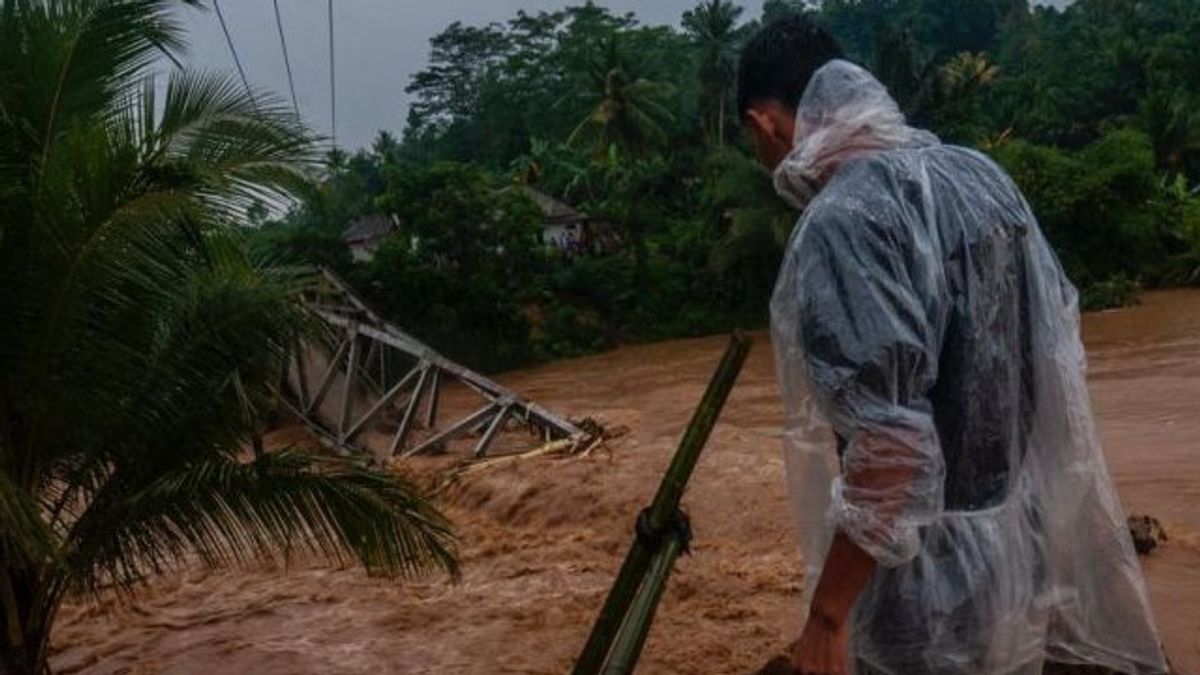 洪水和山体滑坡造成的损失达到230亿印尼盾