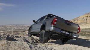 Toyota Hilux Terbaru Bakal Pakai Sistem PHEV, Siap Tantang BYD Shark dan Ford Ranger PHEV