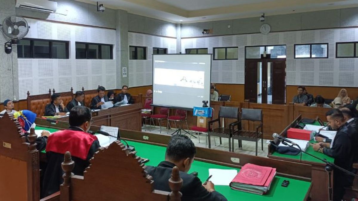 The Corruption Case Of Praya Lombok Hospital, Revealed By The Prosecutor, Asked The Witness To Sign A Distribution Of BLUD Project Funds